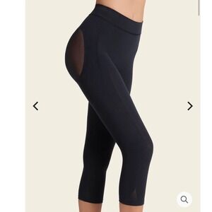 LEONISA SmartShape Capri Invisible High-Waisted Capri Shaper Size Small